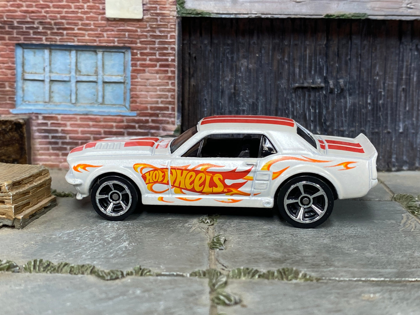 Loose Hot Wheels - 1967 Ford Mustang GT - White and Red Hot Wheels