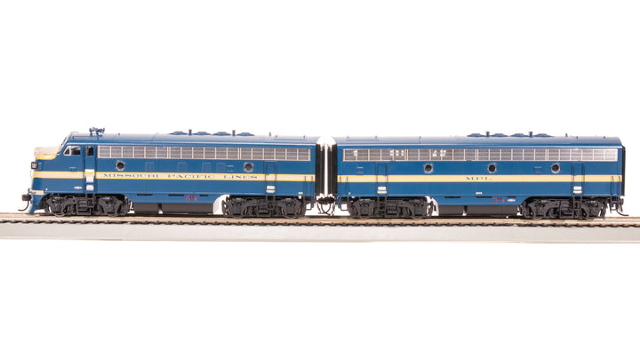 Broadway Limited Imports HO EMD F7 A/B, MP 587/587B, Eagle Scheme, A-unit Paragon4 Sound/DC/DCC, Unpowered B — product view 1