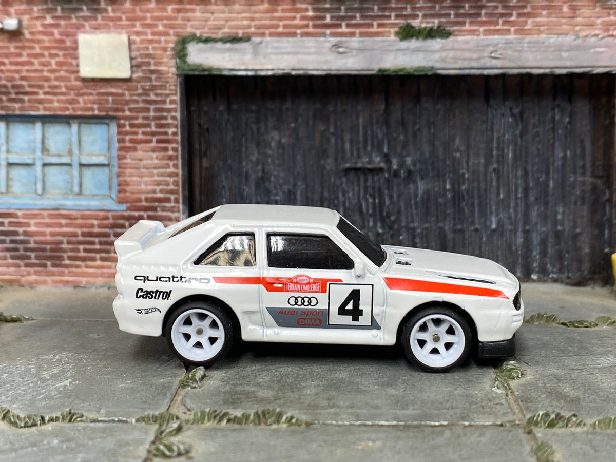 Custom Hot Wheels - Audi Sport Quattro - White Racing 4 - White Mag Wheels - Rubber Tires