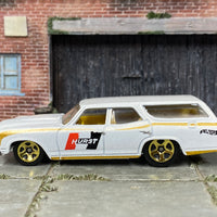 Loose Hot Wheels - 1970 Chevy Chevelle SS Wagon - Pearl White HURST Shifter Livery