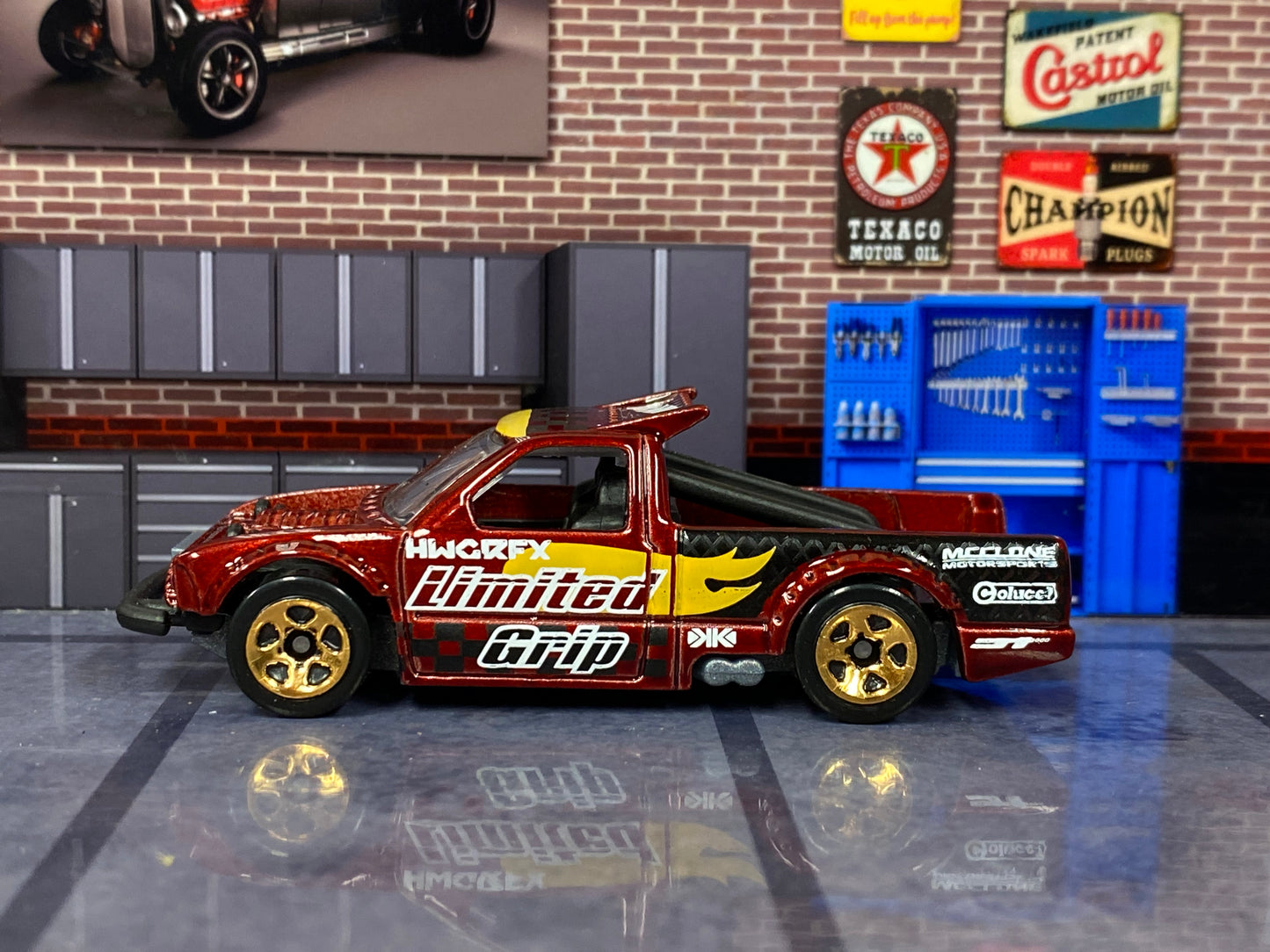 Loose Hot Wheels - Limited Grip Race Truck - Dark Red and Yellow