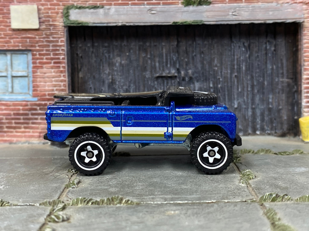 Loose Hot Wheels - Land Rover Series II - Blue