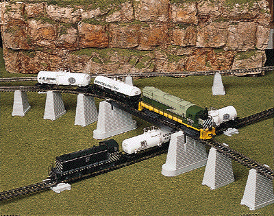 Atlas HO 80 Over and Under Pier Set (47) — manufacturer reference