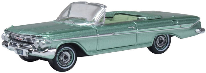Oxford 87CI61007 1961 Chevrolet Impala Convertible, Arbor Green, 1:87 scale, front three-quarter view