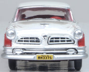 Oxford 87CNY55001 1955 Chrysler New Yorker St. Regis in Tango Red/Platinum, 1:87 model, front view