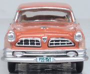 Oxford 87CNY55002 1955 Chrysler New Yorker St. Regis in Desert Sand/Canyon Tan, 1:87 model, front view