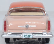 Oxford 87CNY55002 1955 Chrysler New Yorker St. Regis in Desert Sand/Canyon Tan, 1:87 model, rear view