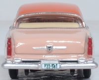 Oxford 87CNY55002 1955 Chrysler New Yorker St. Regis in Desert Sand/Canyon Tan, 1:87 model, rear view