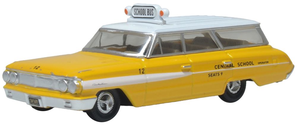 Oxford 87FC64002 1964 Ford Country Station Wagon Central School Bus, 1:87 scale, front three-quarter view