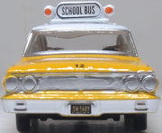 Oxford 87FC64002 1964 Ford Country Station Wagon Central School Bus, 1:87 scale, front view