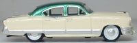 Oxford 87KM53001 1953 Kaiser Manhattan, Stardust Ivory/Jade Green, 1:87 scale, passenger-side profile