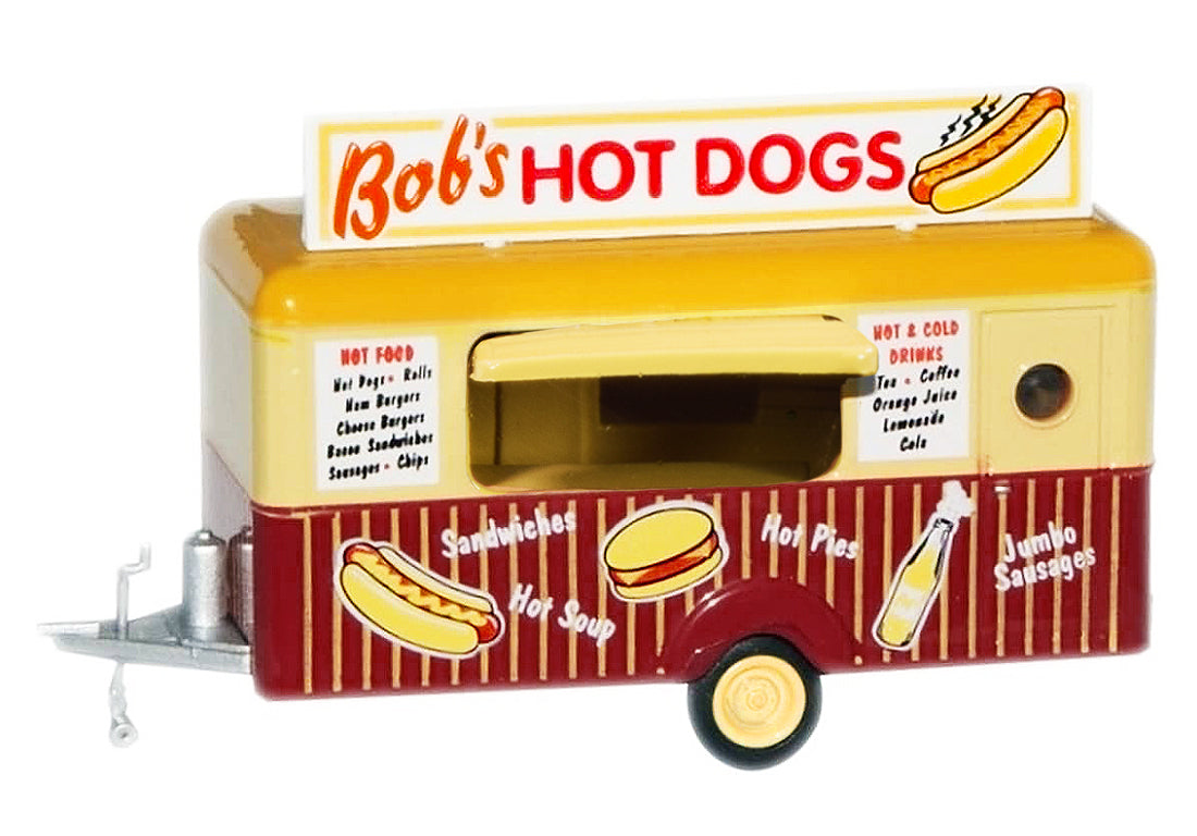Oxford 87TR001 Bob’s Hot Dogs Mobile Food Trailer, 1:87 scale, serving-side three-quarter view