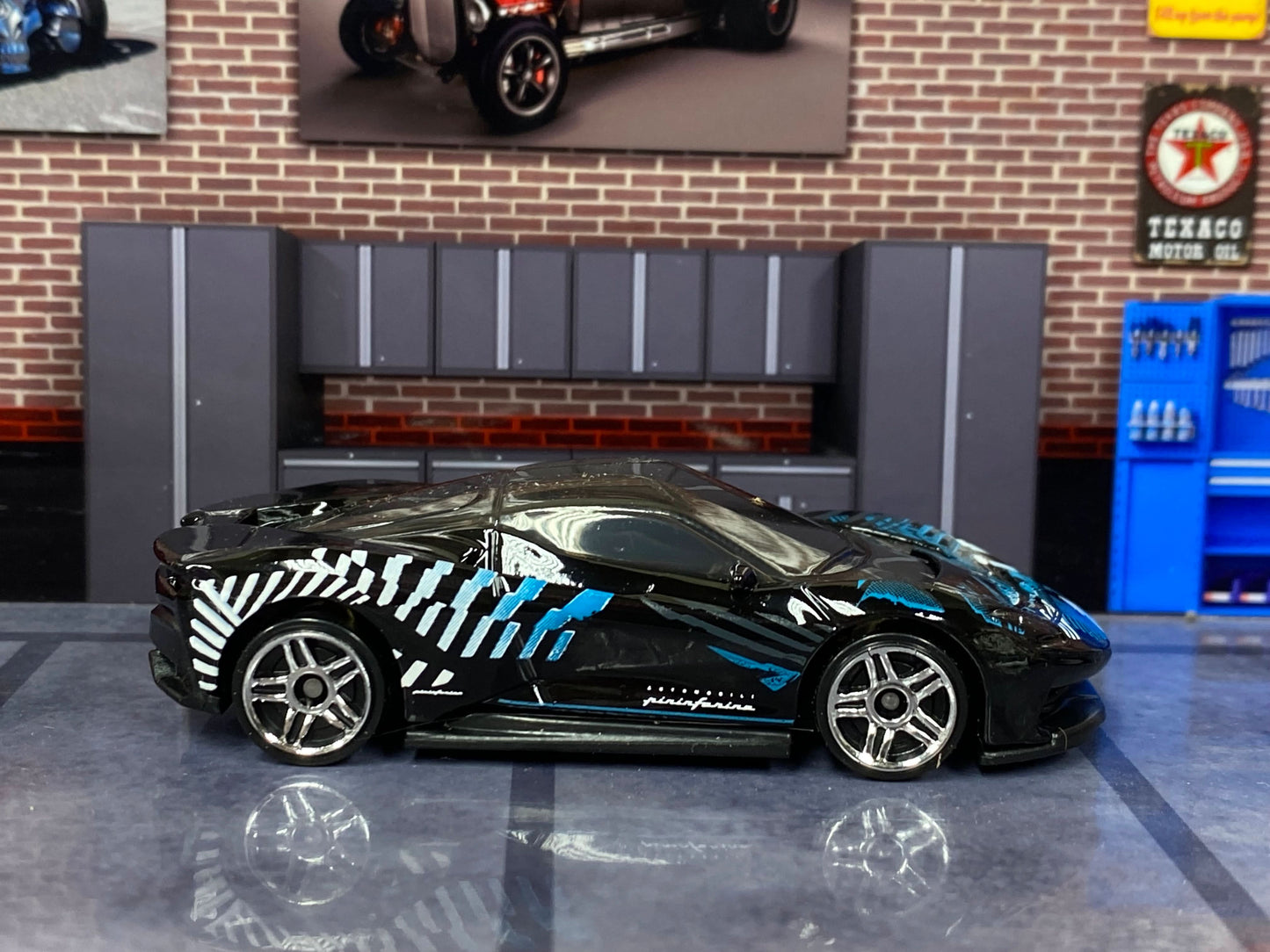 Loose Hot Wheels - Pininfarina Battista - Black, Blue and White with Graphics