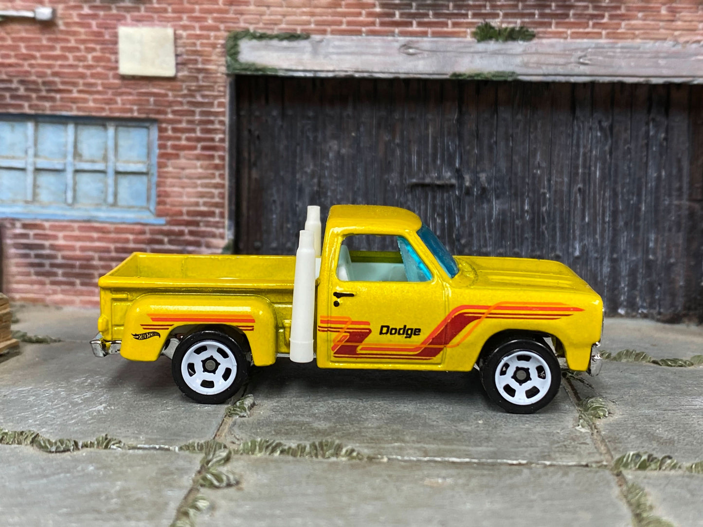 Loose Hot Wheels - 1978 Dodge Lil' Red Express - Yellow and Red