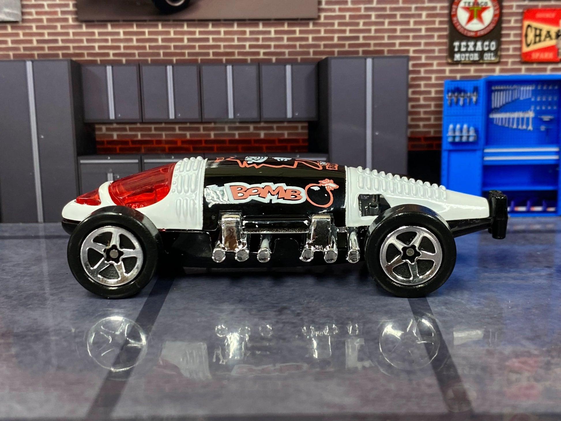 Loose Hot Wheels - Lakester - White and Black Boris