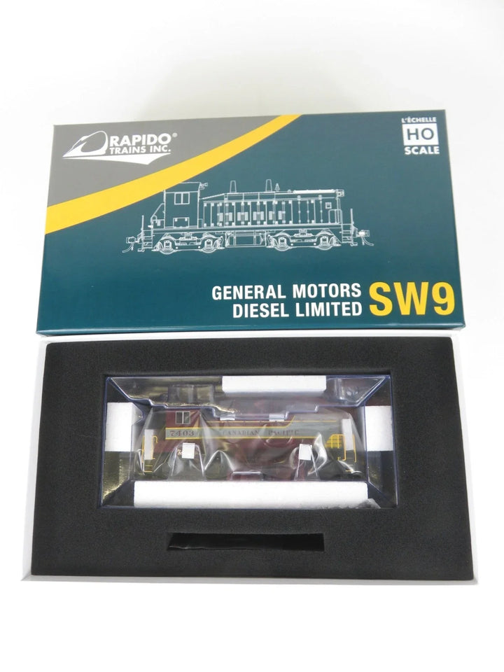 Rapido 27576 HO Canadian Pacific SW9 7403, DCC and LokSound