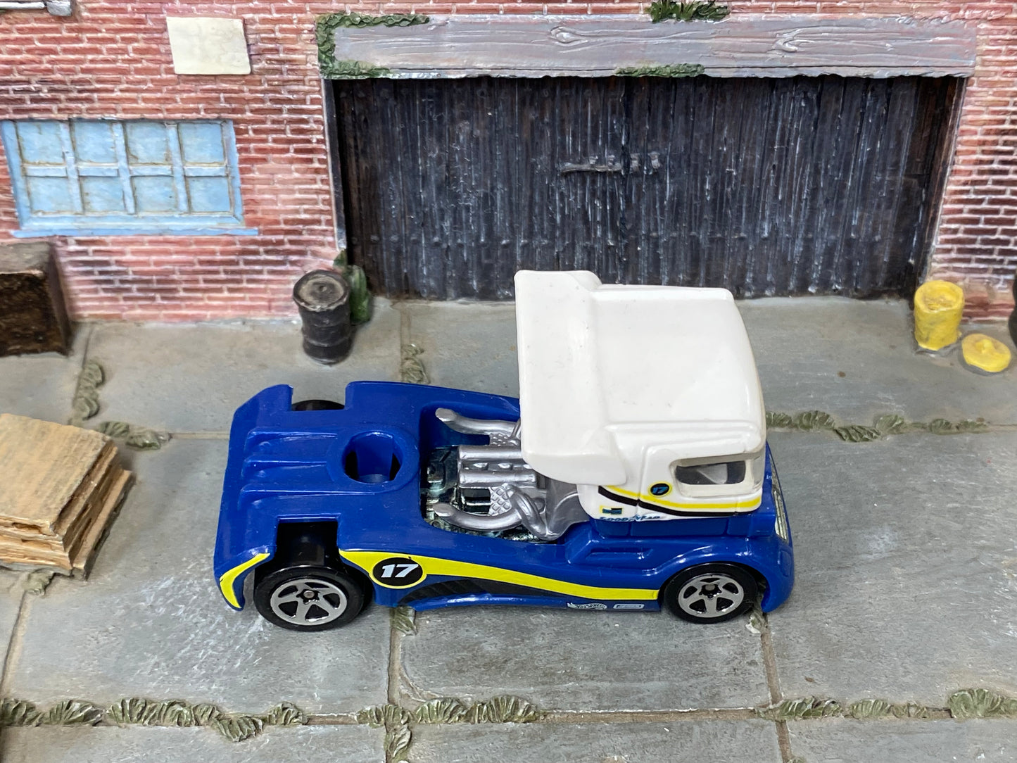 Loose Hot Wheels - Semi Fast Race Truck - Blue and White 17