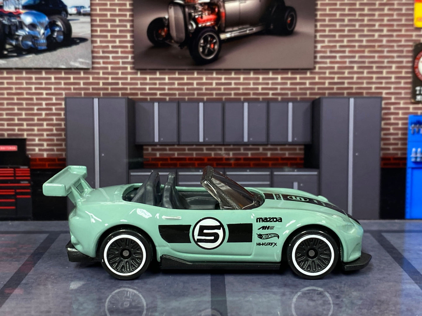 Loose Hot Wheels - 2015 Mazda MX-5 Miata - Green and Black 5