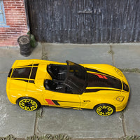 Loose Hot Wheels - Chevy Corvette C6 Convertible - Yellow and Black