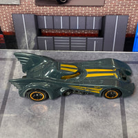 Loose Hot Wheels - Batman Batmobile - Gray and Gold