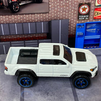 Loose Hot Wheels - 2020 Toyota Tacoma Off Road 4x4 - White