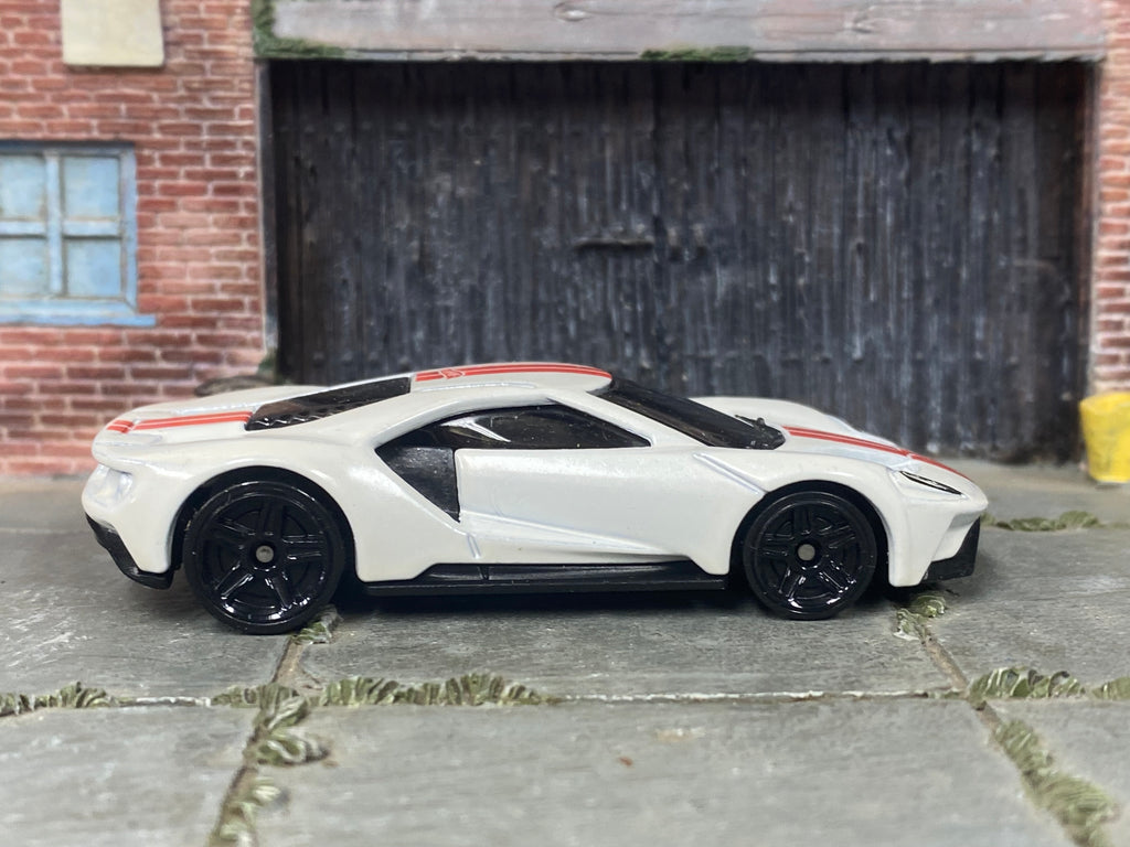 Loose Hot Wheels - 2017 Ford GT - White and Red