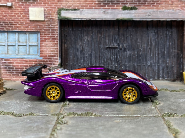 Purple-and-white 27 Porsche 911 GTI-98 custom Hot Wheels, front three-quarter view
