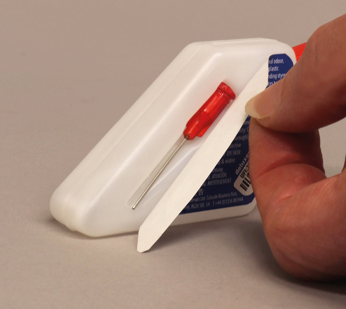 Deluxe Materials Precision Plastic Glue 25g (AD92) product view 4