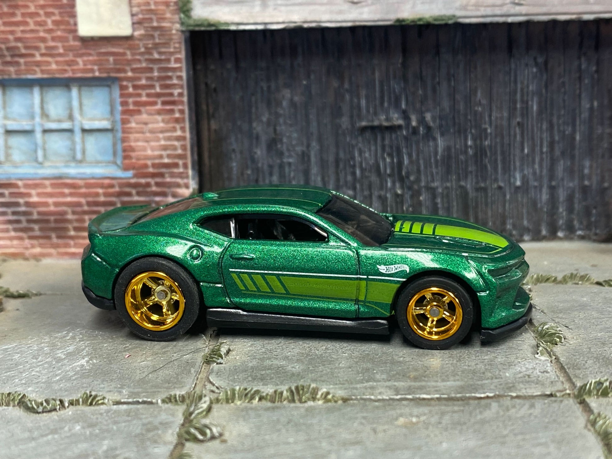 Custom Hot Wheels - 2018 Camaro SS - Green - Gold AMR Wheels - Rubber Tires
