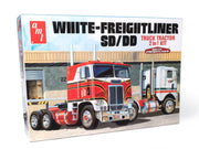 AMT White Freightliner 2-in-1 Cabover 1:25 Scale Model Kit box front