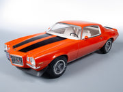 AMT 1970 1/2 Chevy Camaro Z-28 1:25 Scale Model Kit - official exact-product image 2