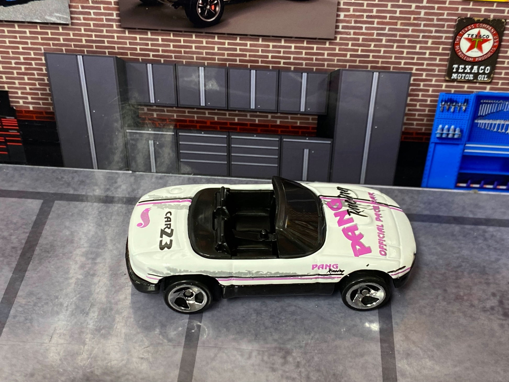 Loose Hot Wheels - Mazda MX-5 Miata - White and Pink Pang Racing