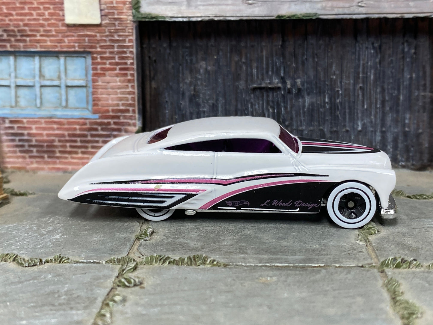 Loose Hot Wheels - Pearl Passion - White, Pink and Black