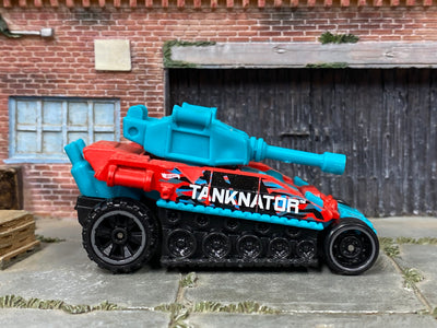 Loose Hot Wheels - Tanknator - Red and Blue