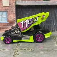 Loose Hot Wheels - Dirty Outlaw Sprint Car - Black and Green