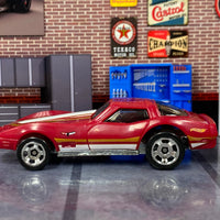 Loose Hot Wheels - Corvette Stingray - Red, White and Gold