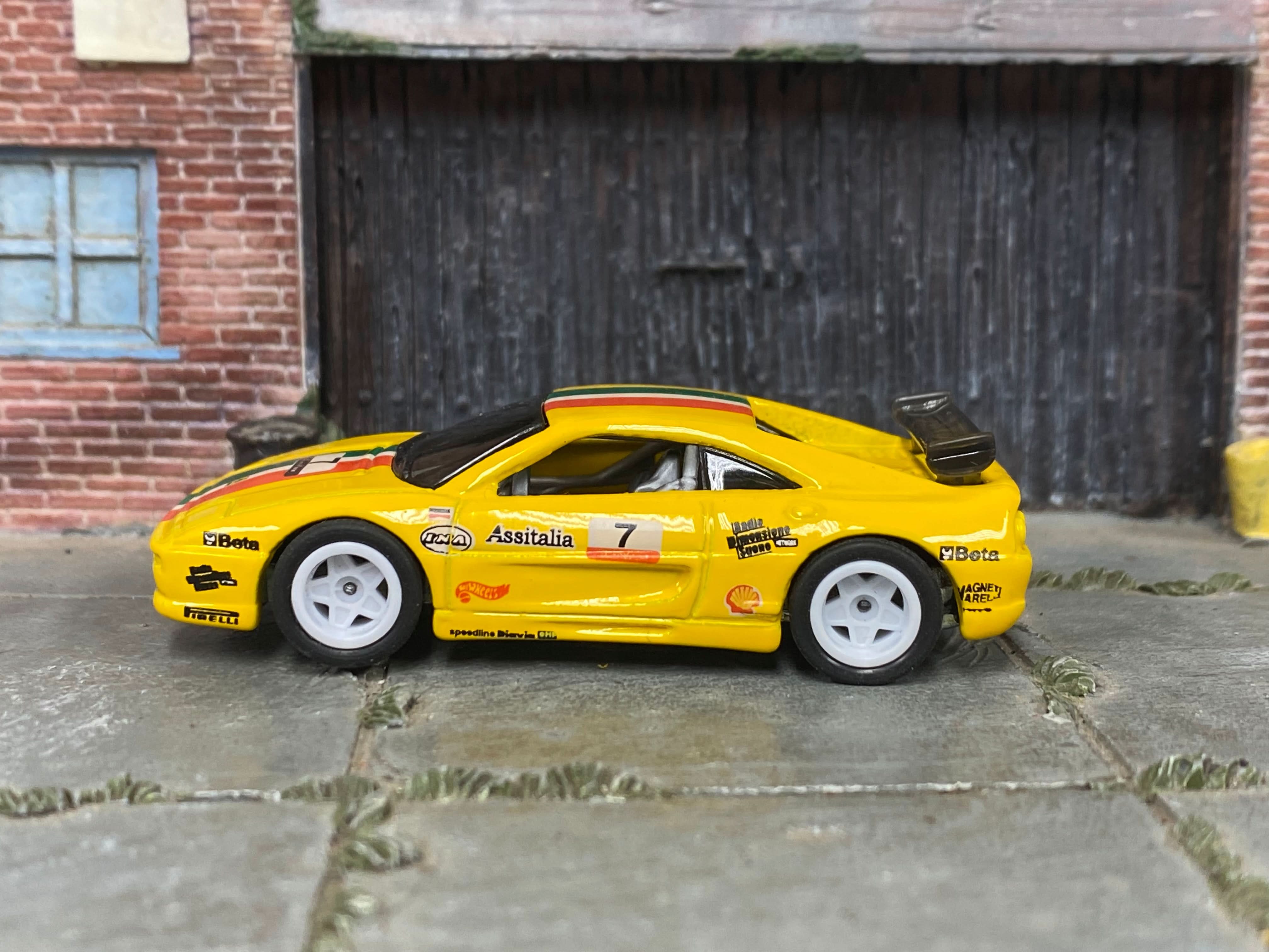 Custom Hot Wheels - Ferrari F355 Challenge - Yellow - White Mag