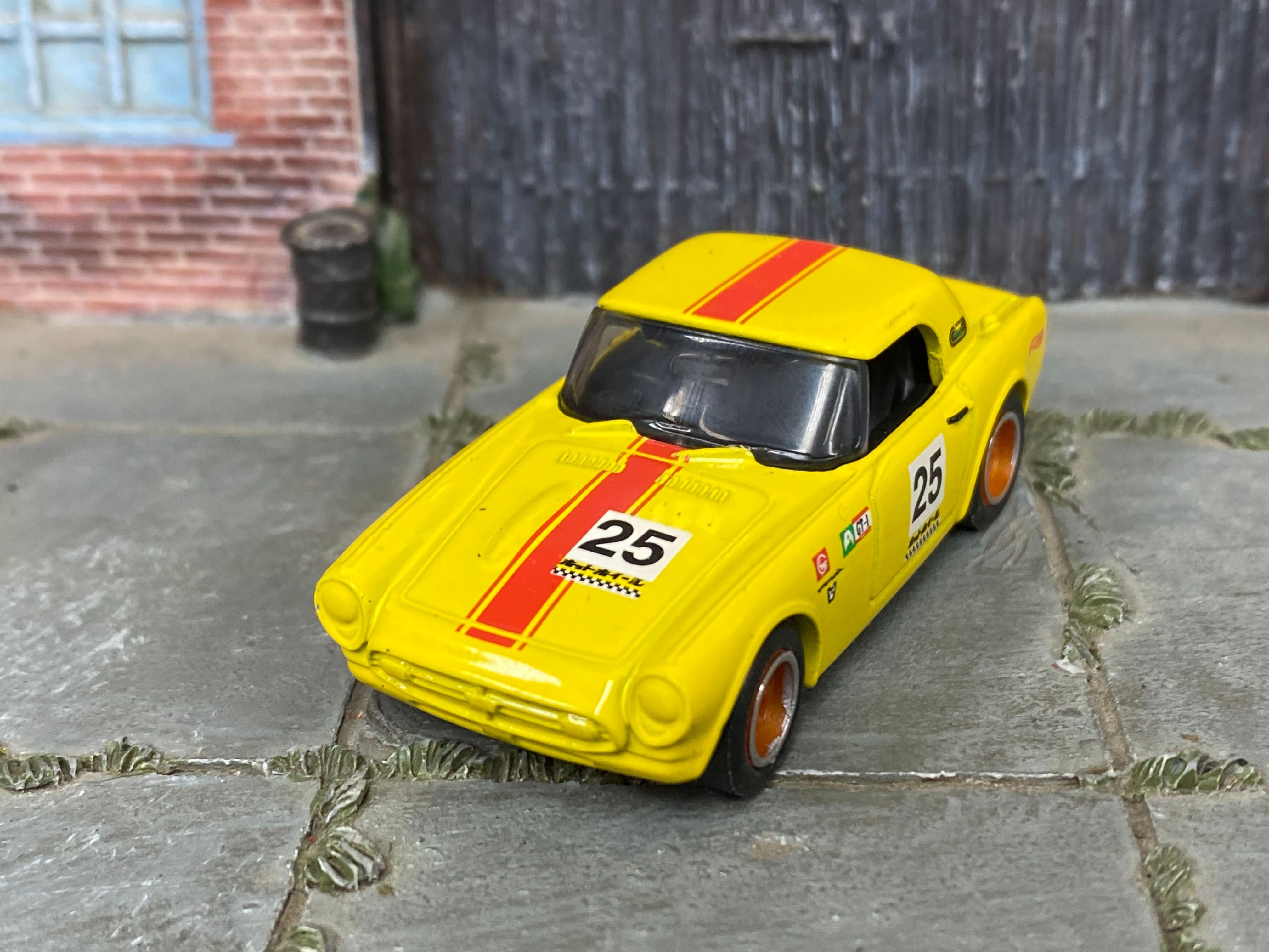 Custom Hot Wheels - Honda S800 Racing - Yellow and Red - Red and