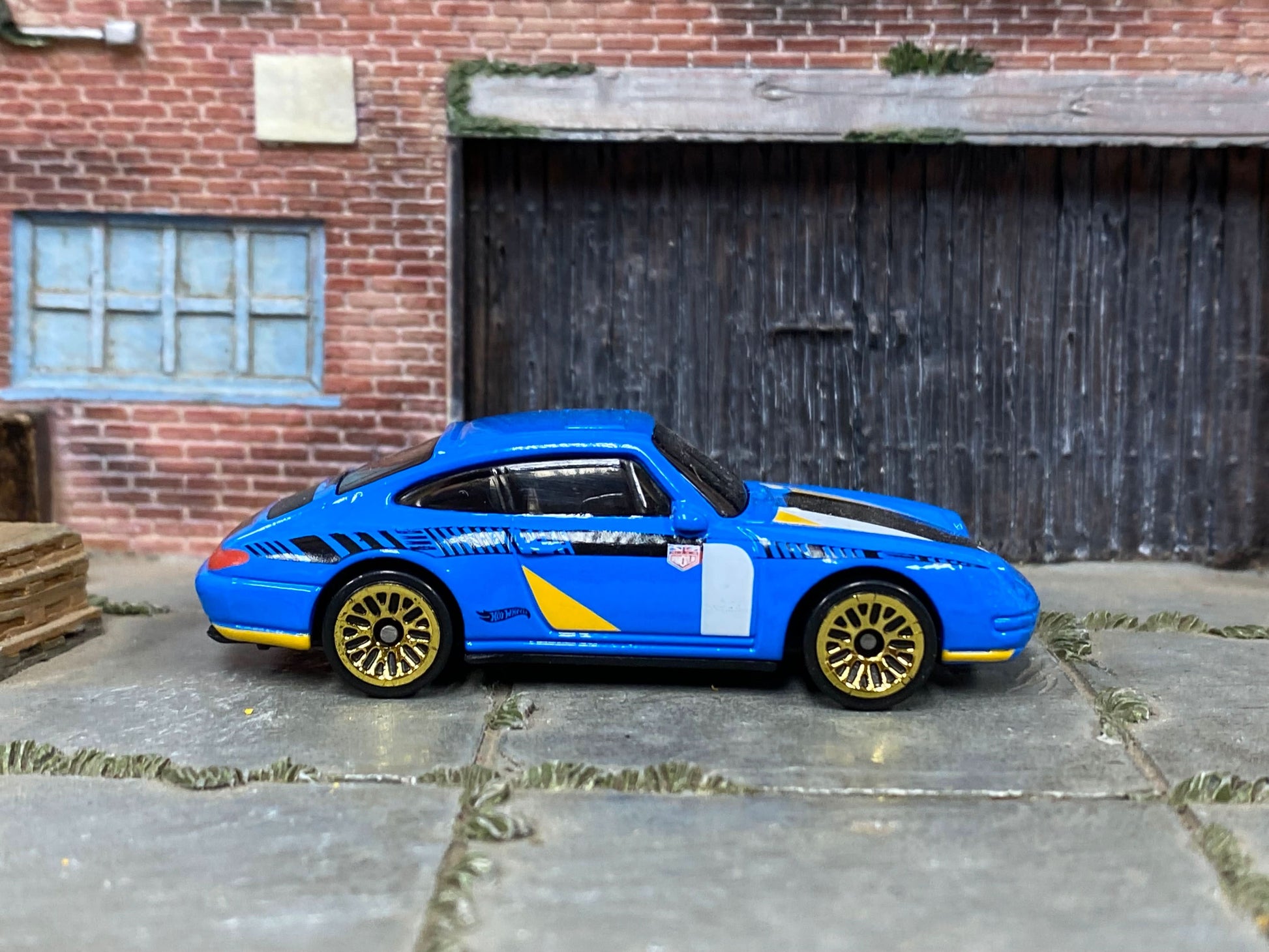 Loose Hot Wheels -1996 Porsche Carrera - Blue, Black and White
