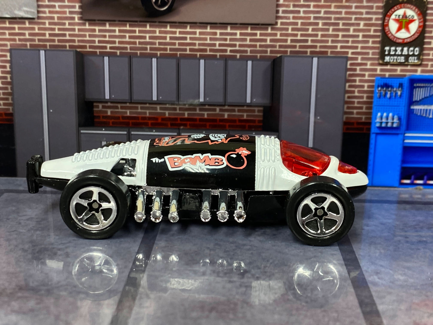 Loose Hot Wheels - Lakester - White and Black Boris