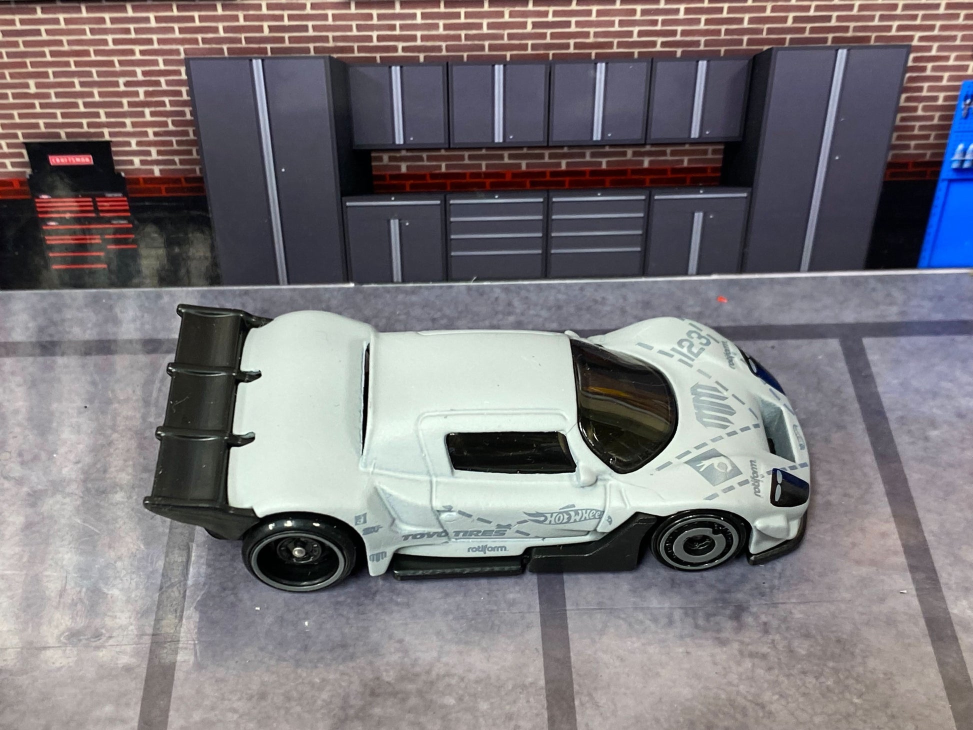 Loose Hot Wheels - Mad Mike Drift Attack - Gray and Black