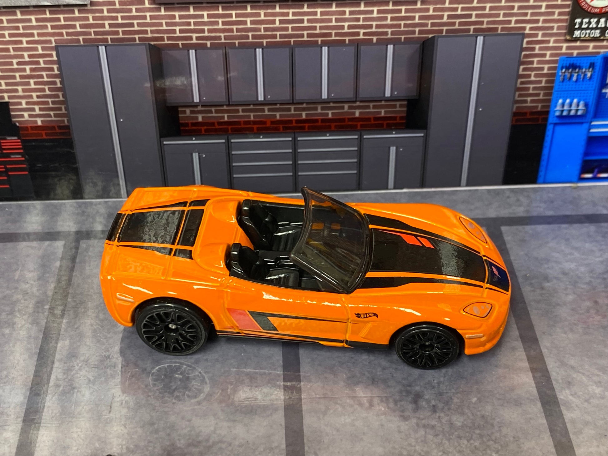 Loose Hot Wheels - Chevy Corvette C6 Convertible - Orange and Black