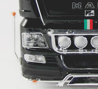 Italeri 3895 MAN TGX XLX kit box, assembled example or parts view 4