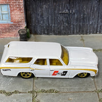 Loose Hot Wheels - 1970 Chevy Chevelle SS Wagon - Pearl White HURST Shifter Livery