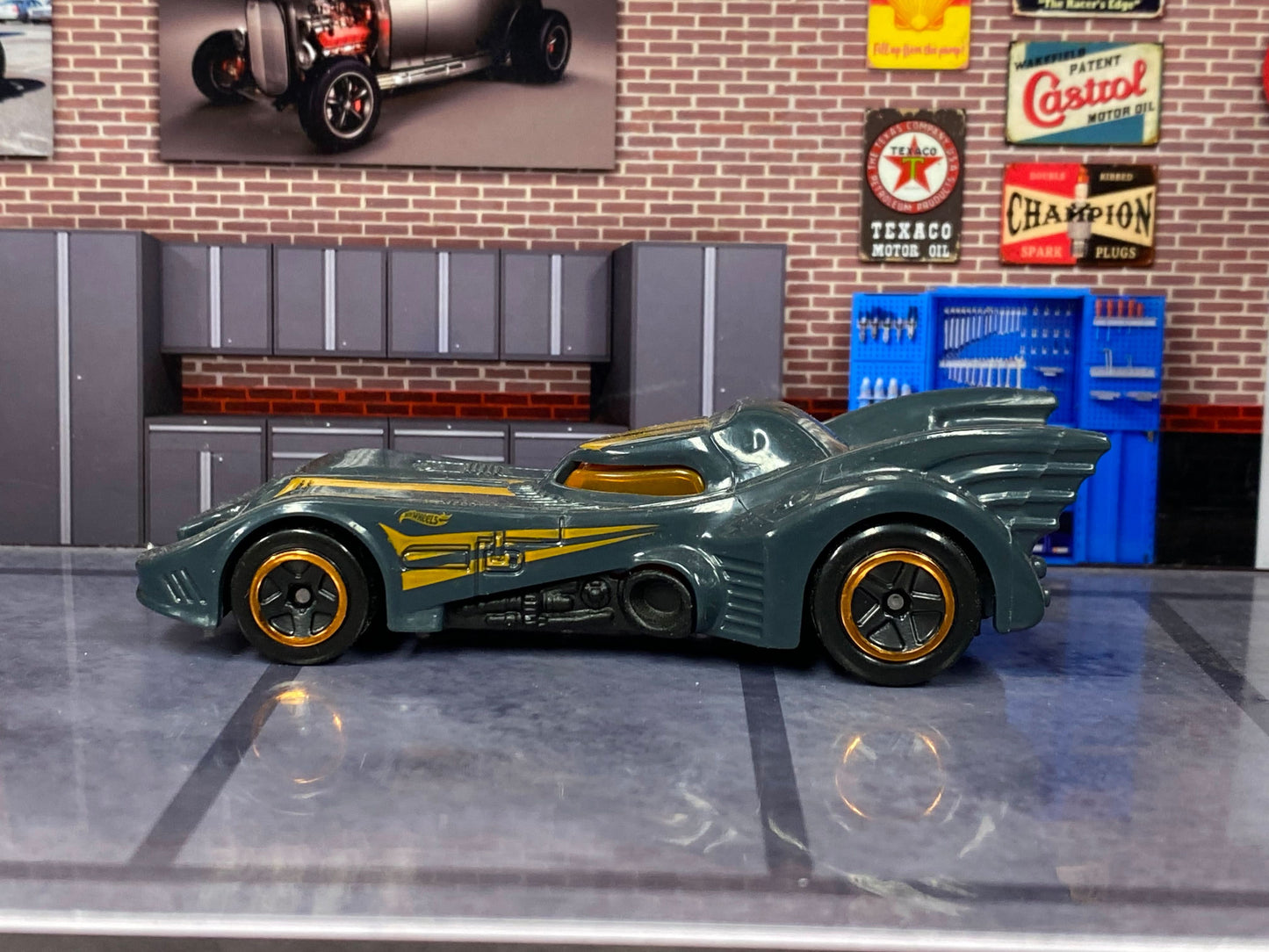 Loose Hot Wheels - Batman Batmobile - Gray and Gold