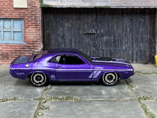 Loose Hot Wheels - 1970 Dodge Challenger - Purple