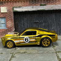 Custom Hot Wheels - 1967 Ford Mustang Shelby GT 500 - Gold Ultra Hot - Gold 5 Spoke Wheels - Rubber Tires