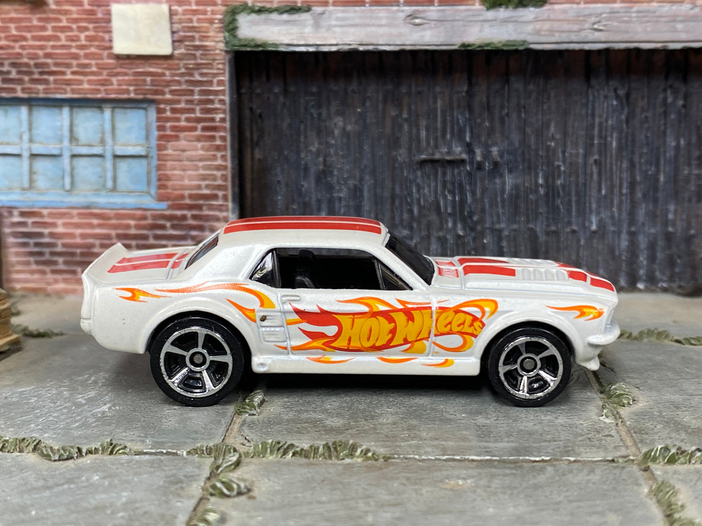 Loose Hot Wheels - 1967 Ford Mustang GT - White and Red Hot Wheels