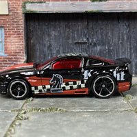 Loose Hot Wheels - 2007 Ford Mustang - Black and Red Knight Chess Livery