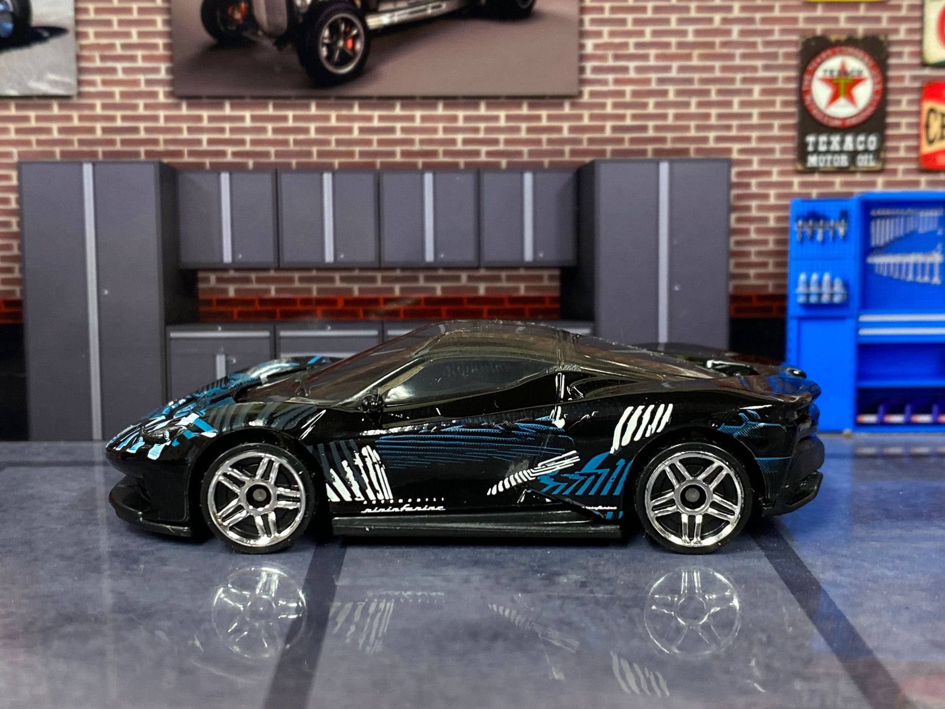 Loose Hot Wheels - Pininfarina Battista - Black, Blue and White with Graphics
